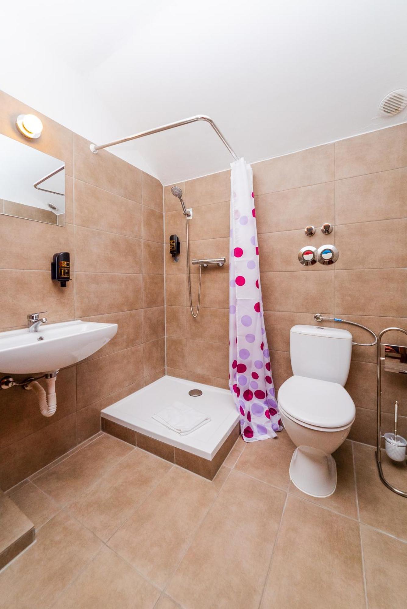 G & L Hotel Dortmund Bagian luar foto