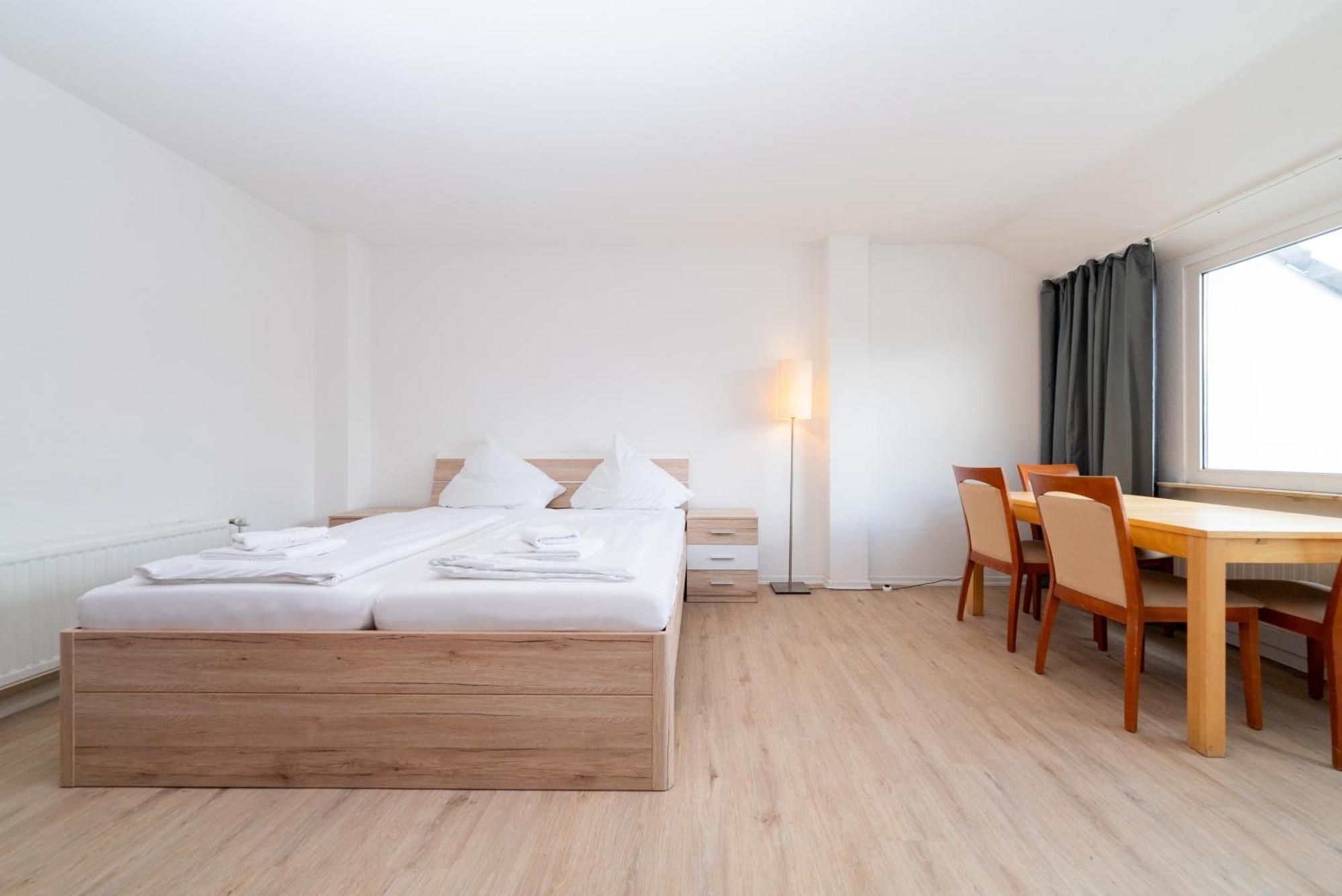 G & L Hotel Dortmund Bagian luar foto