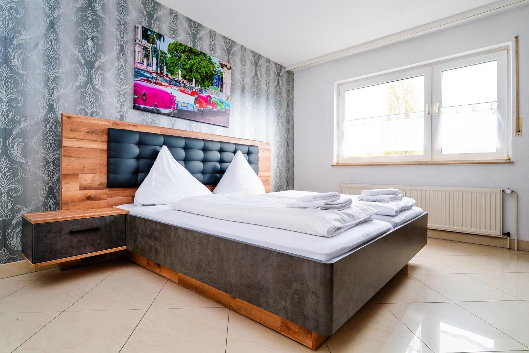 G & L Hotel Dortmund Bagian luar foto