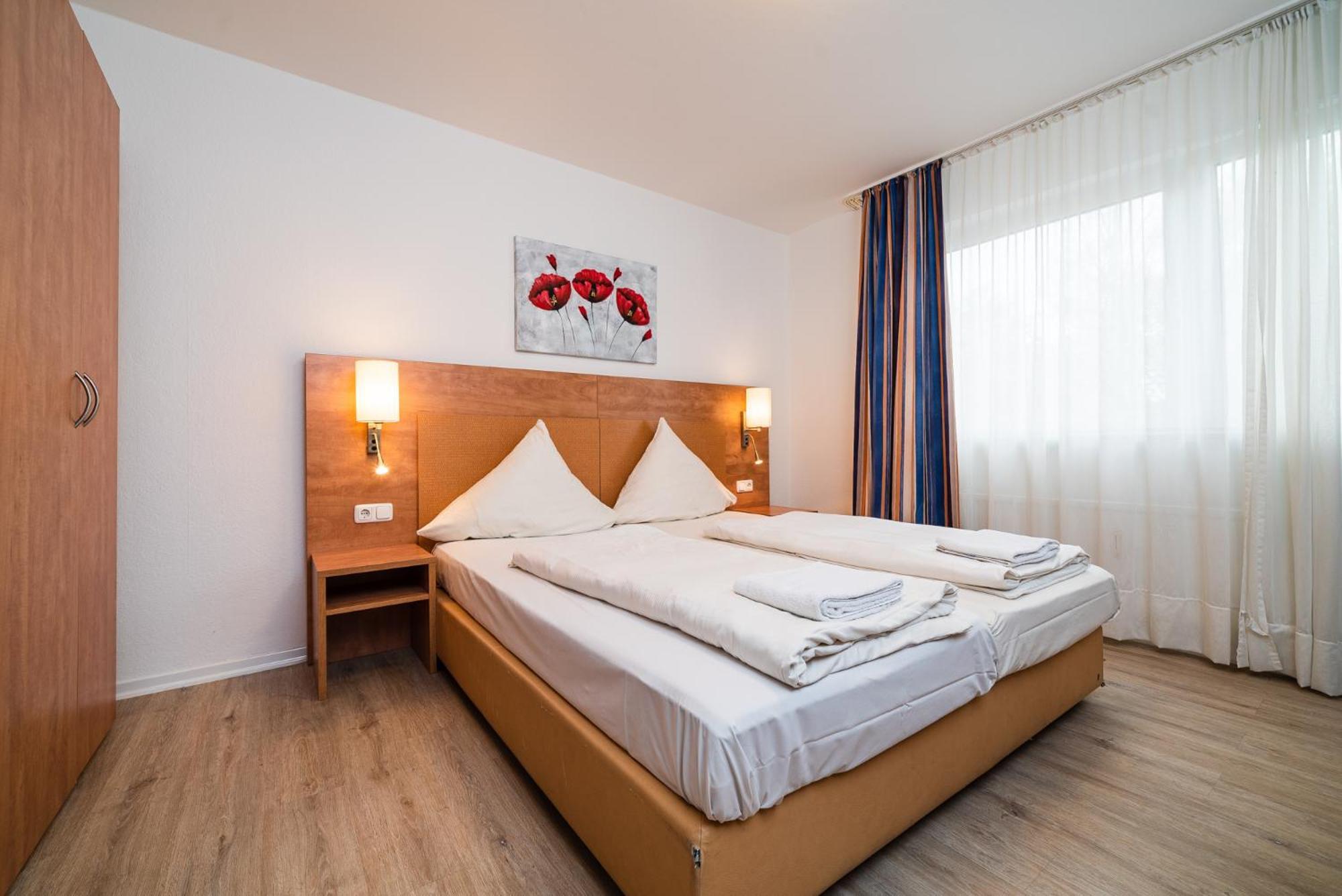 G & L Hotel Dortmund Bagian luar foto