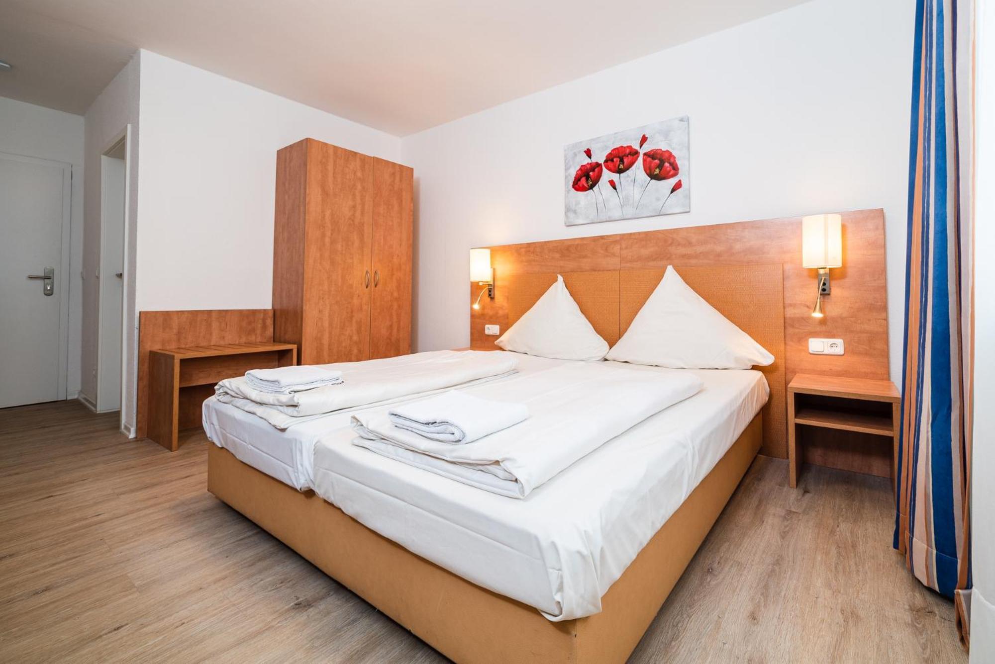 G & L Hotel Dortmund Bagian luar foto