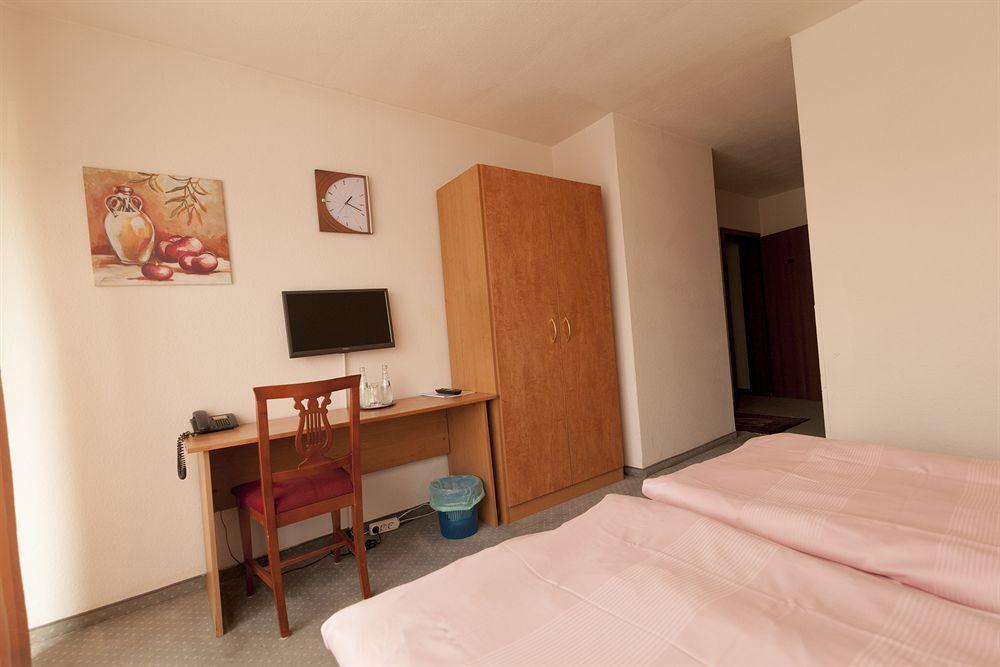 G & L Hotel Dortmund Bagian luar foto