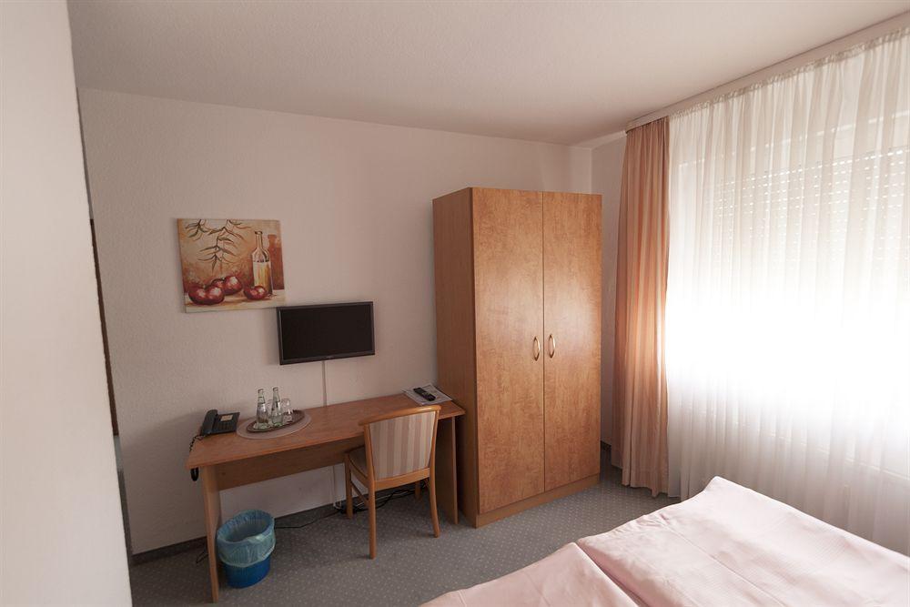 G & L Hotel Dortmund Bagian luar foto